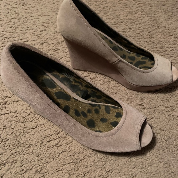 Size 9 - Picture 3 of 3